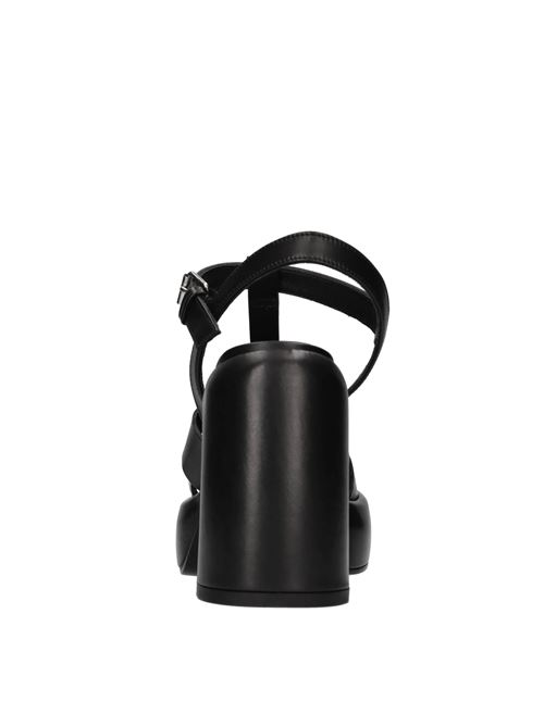  ELENA IACHI | E3848 TALCONERO